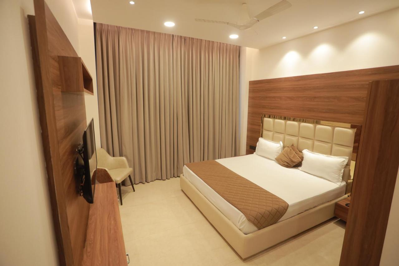Ovel Hotel Ludhiana Habitación foto